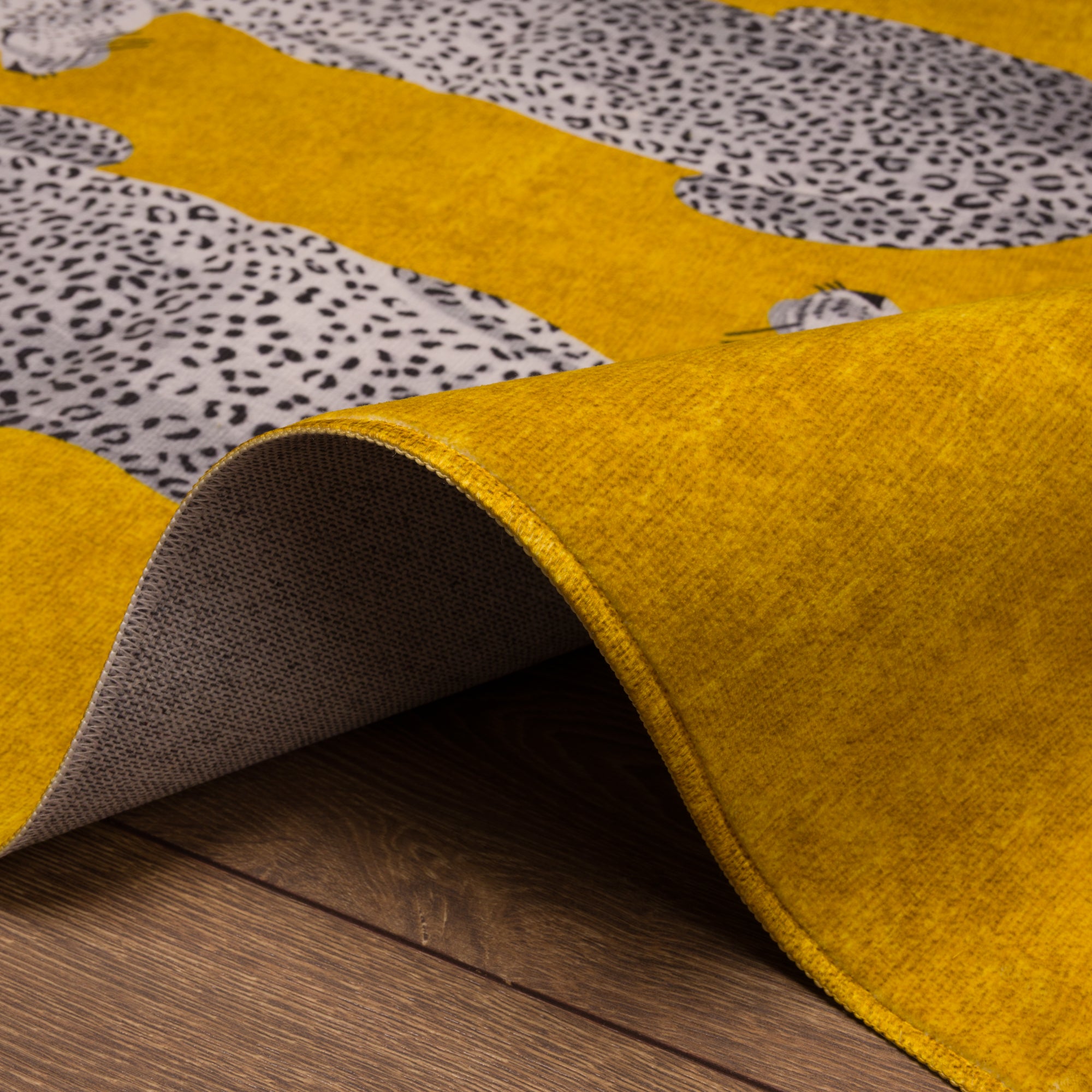 Sandy Tappeto chic con motivo leopardato