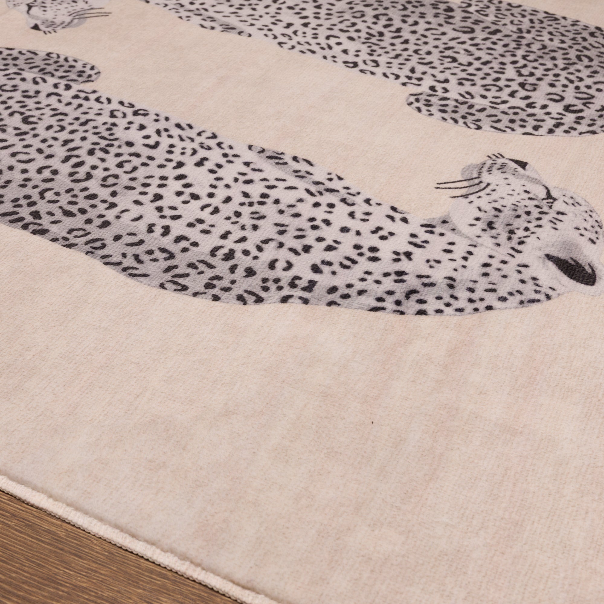 Sandy Tappeto chic con motivo leopardato