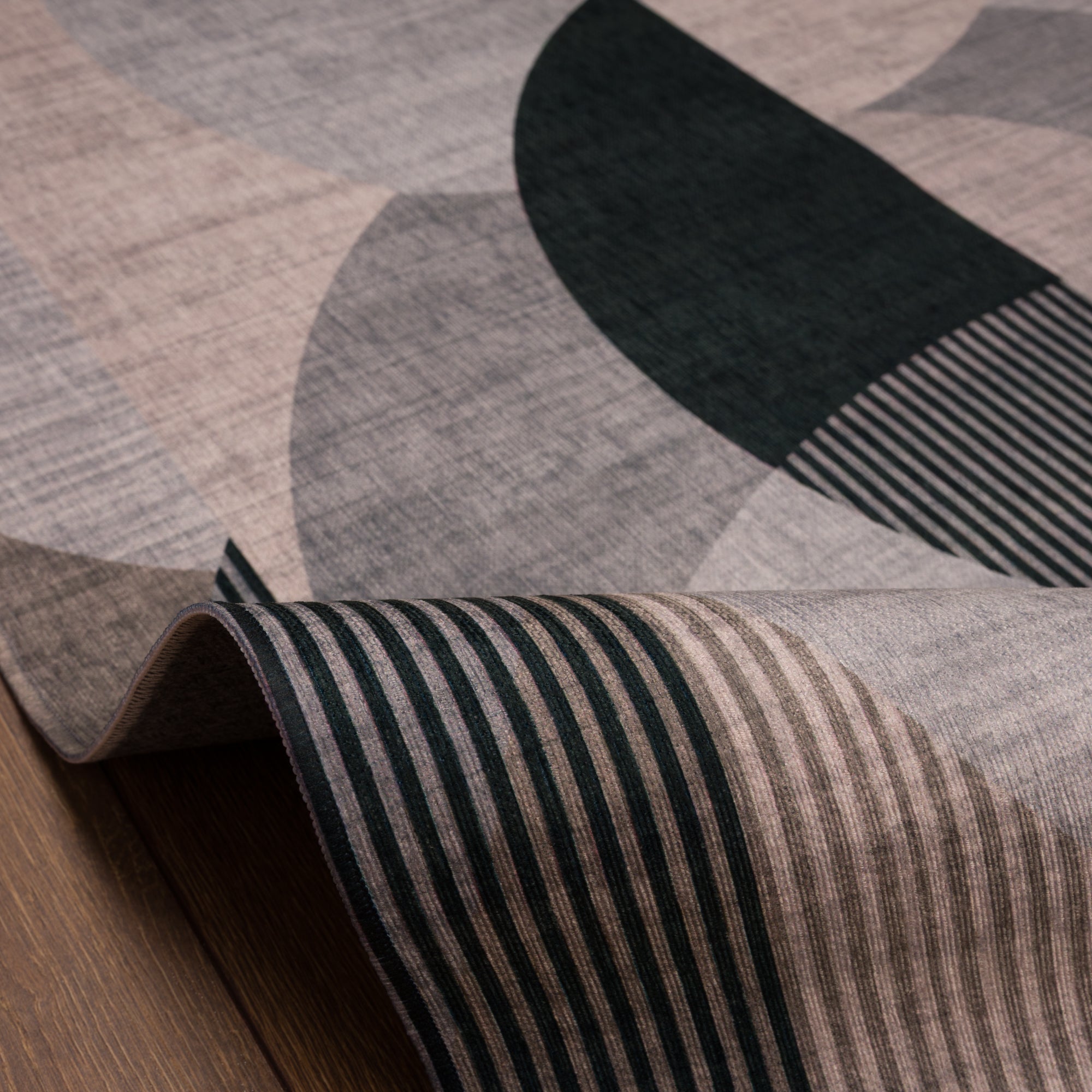 What Are Irregular Shape Rugs? A Modern Trend in Home Decor
