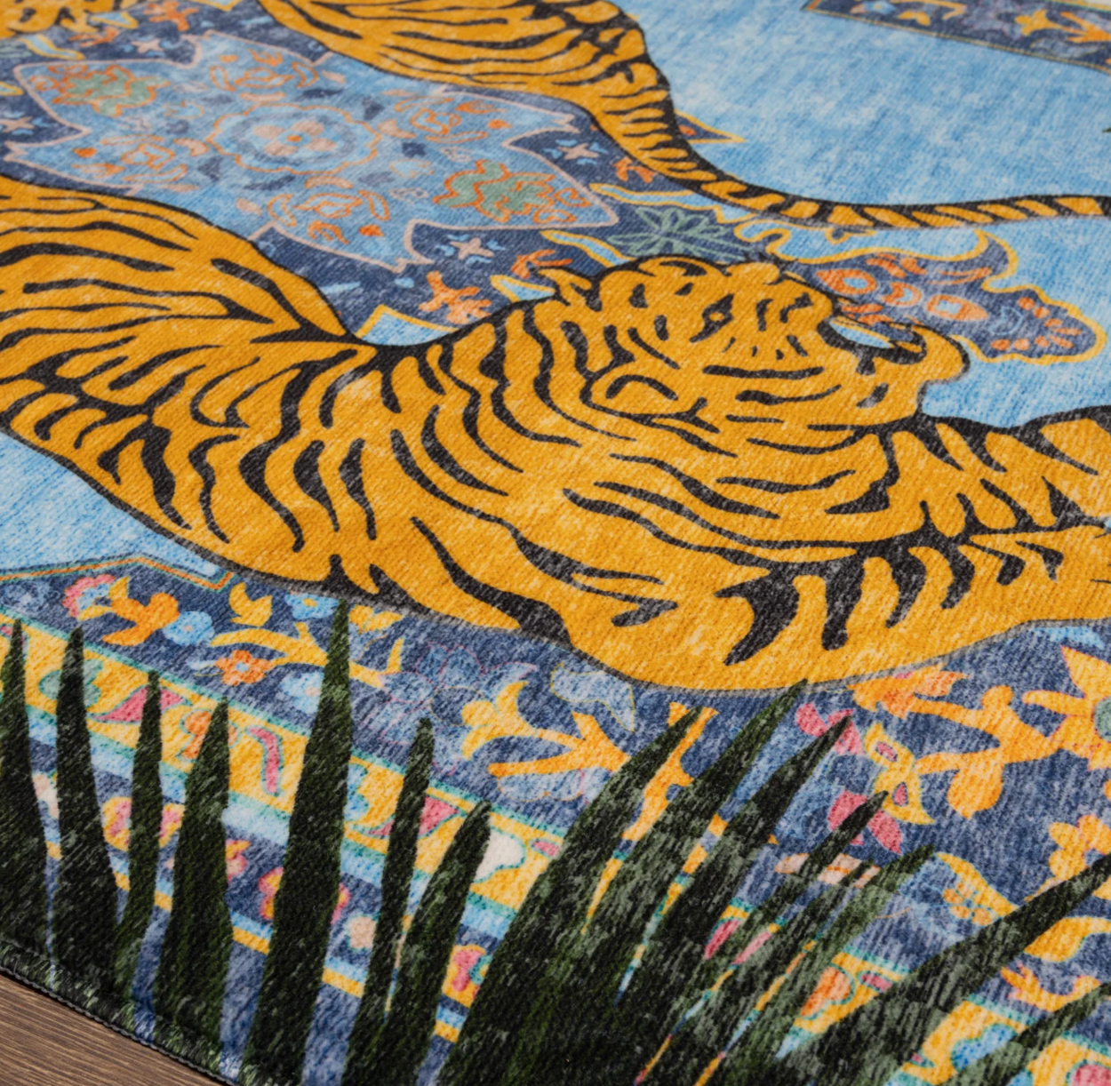 Kai Tropical Tiger Rug with Vibrant Tropical Patterns