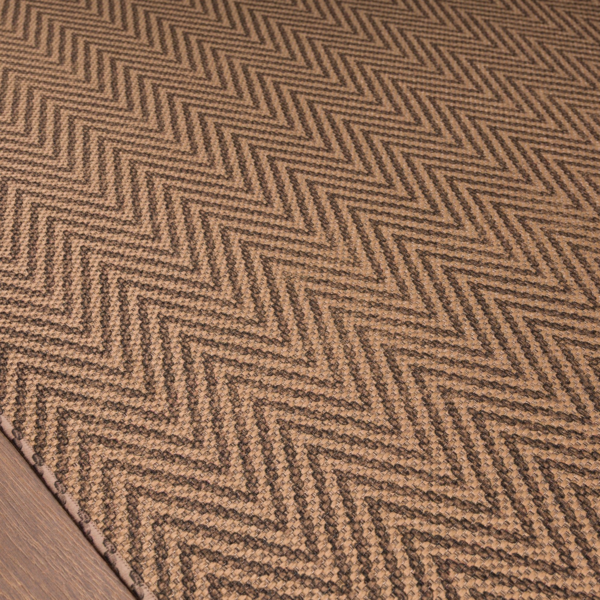 Noah Chevron Geometric Outdoor Rug – Charcoal