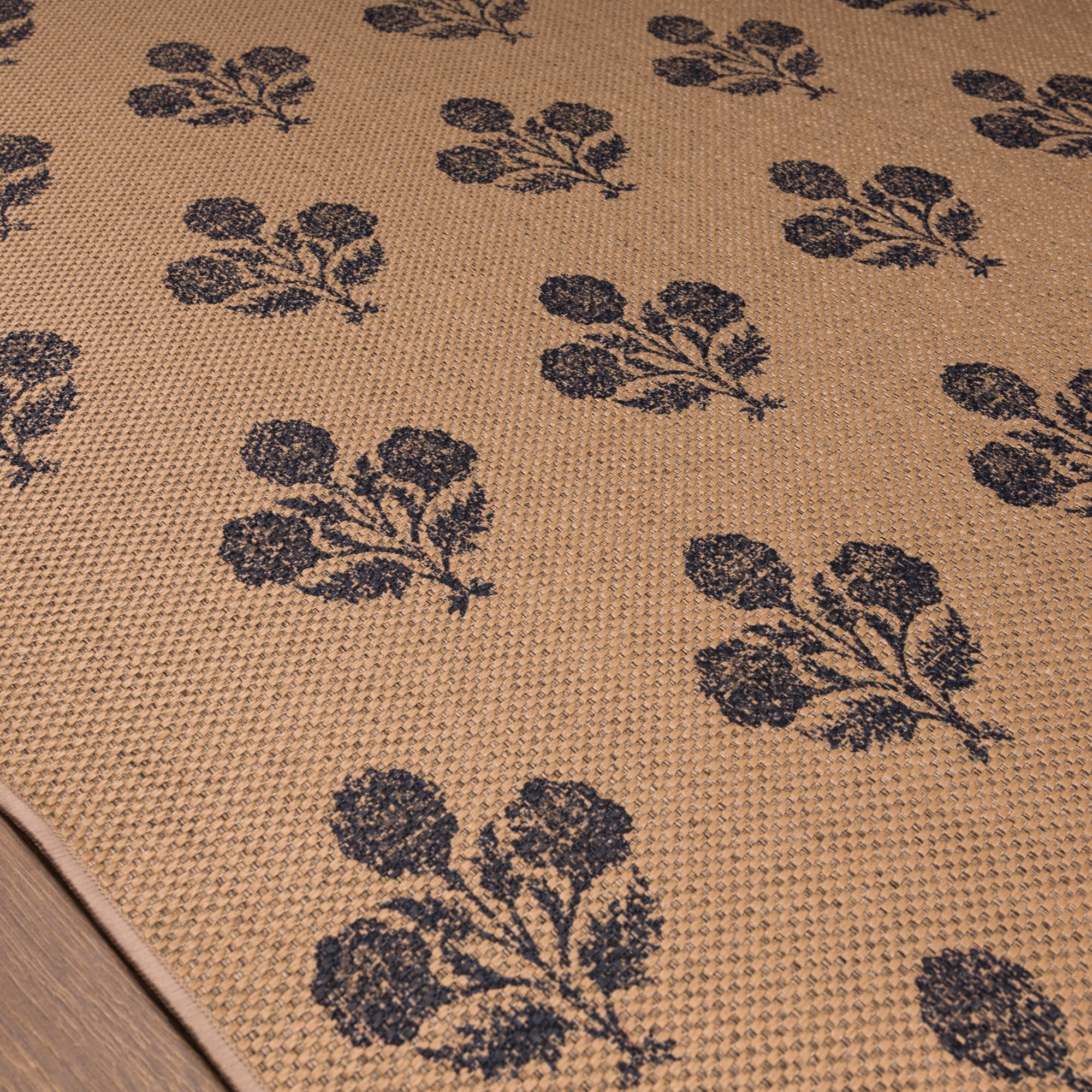 Ella Floral Motif Outdoor Rug – Navy