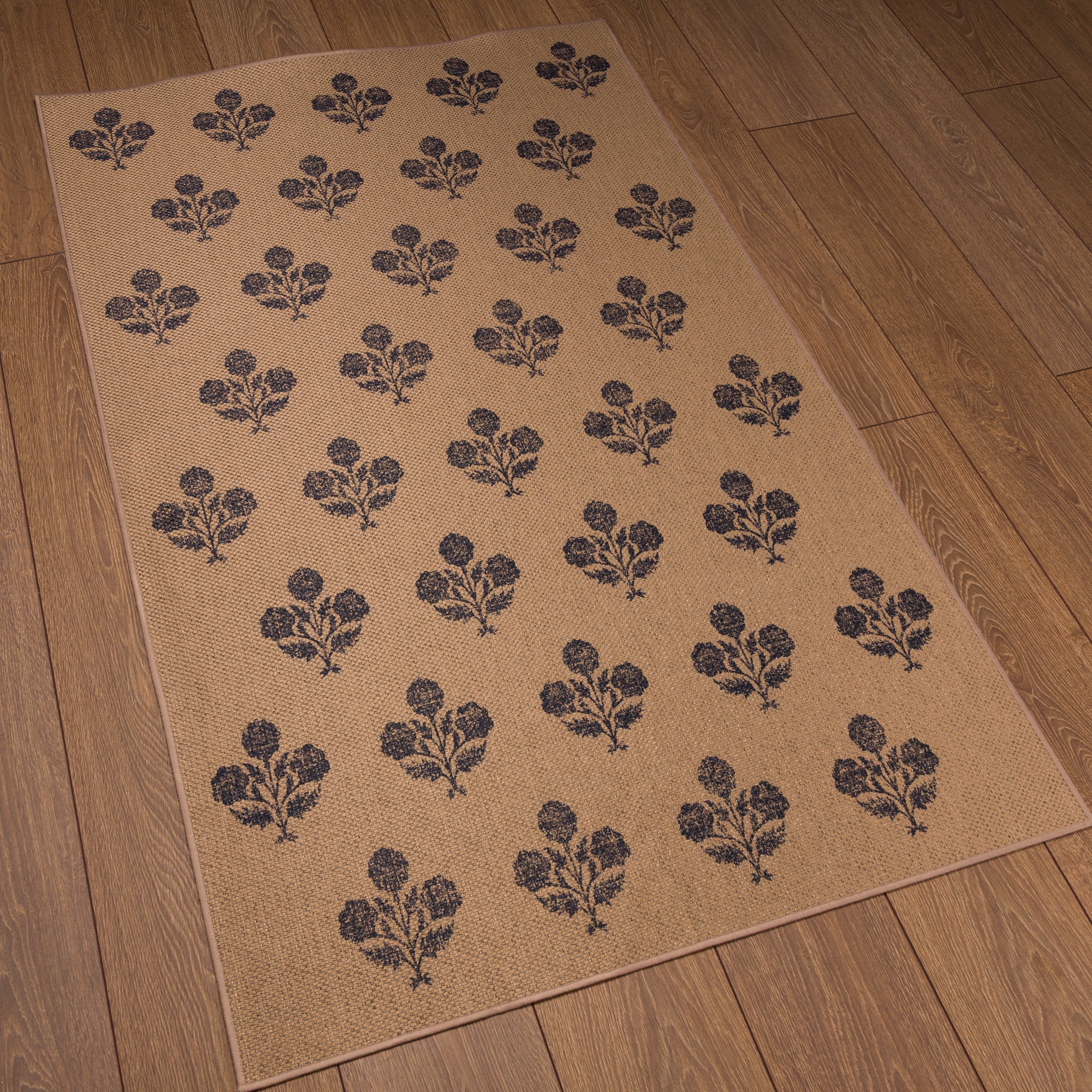 Ella Floral Motif Outdoor Rug – Navy