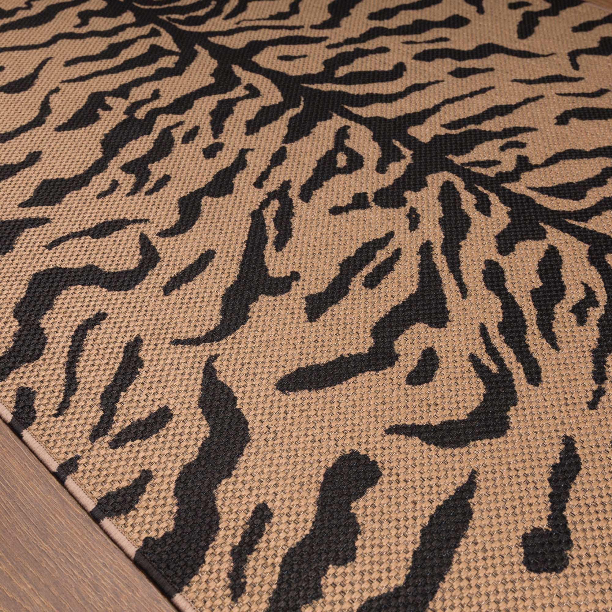 Jana Zebra Stripe Outdoor Rug – Black