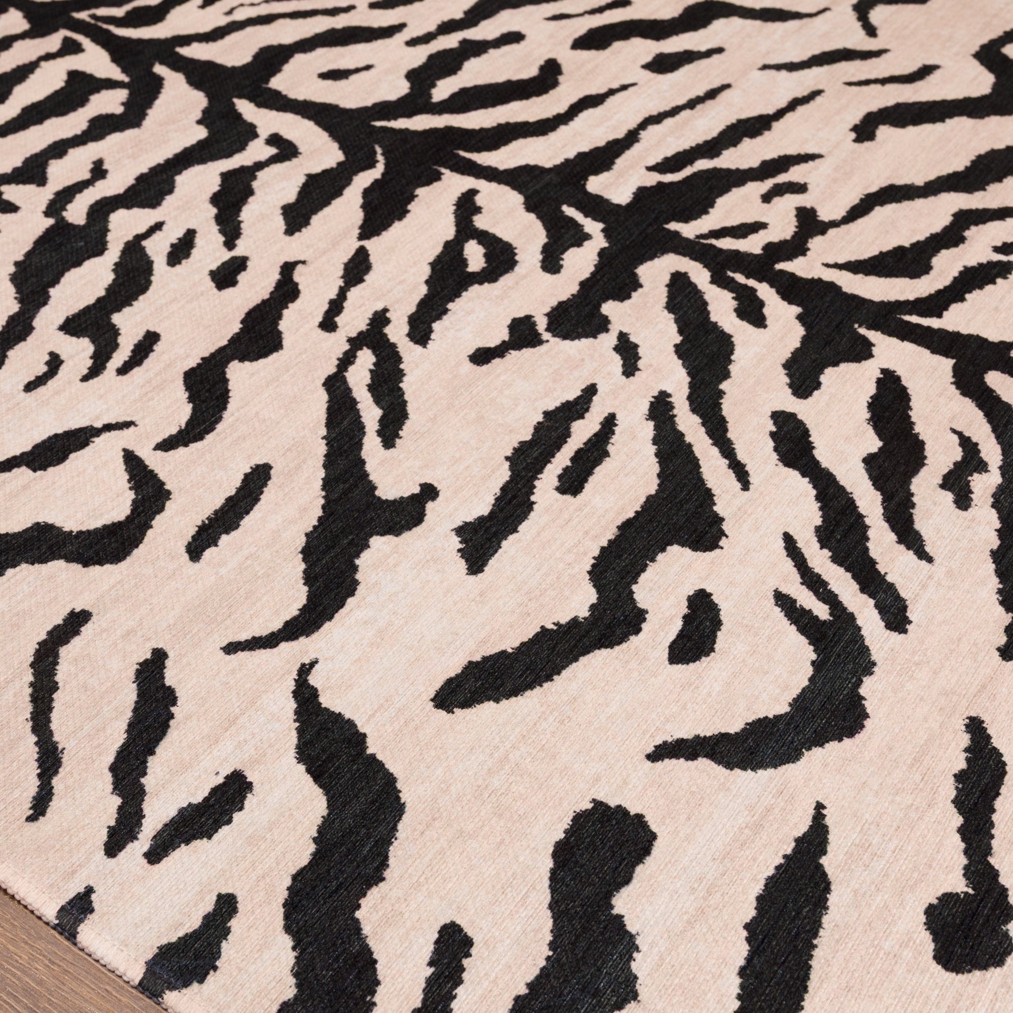 Ines Modern Tiger Print Rug