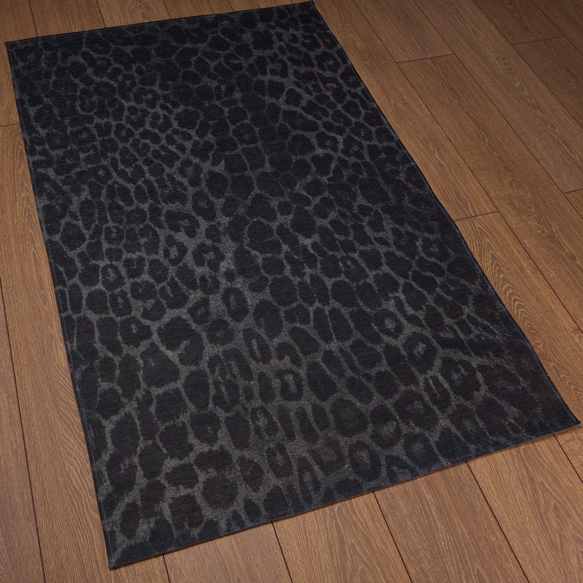 Sawyer Distressed Leopard Matta