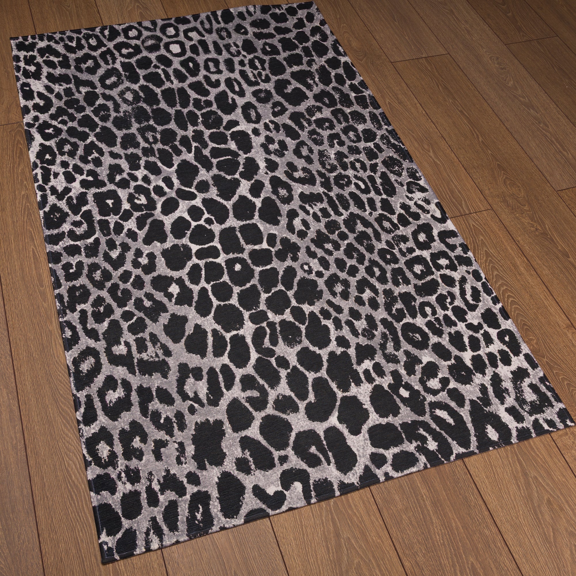 Sawyer Distressed Leopard Matta