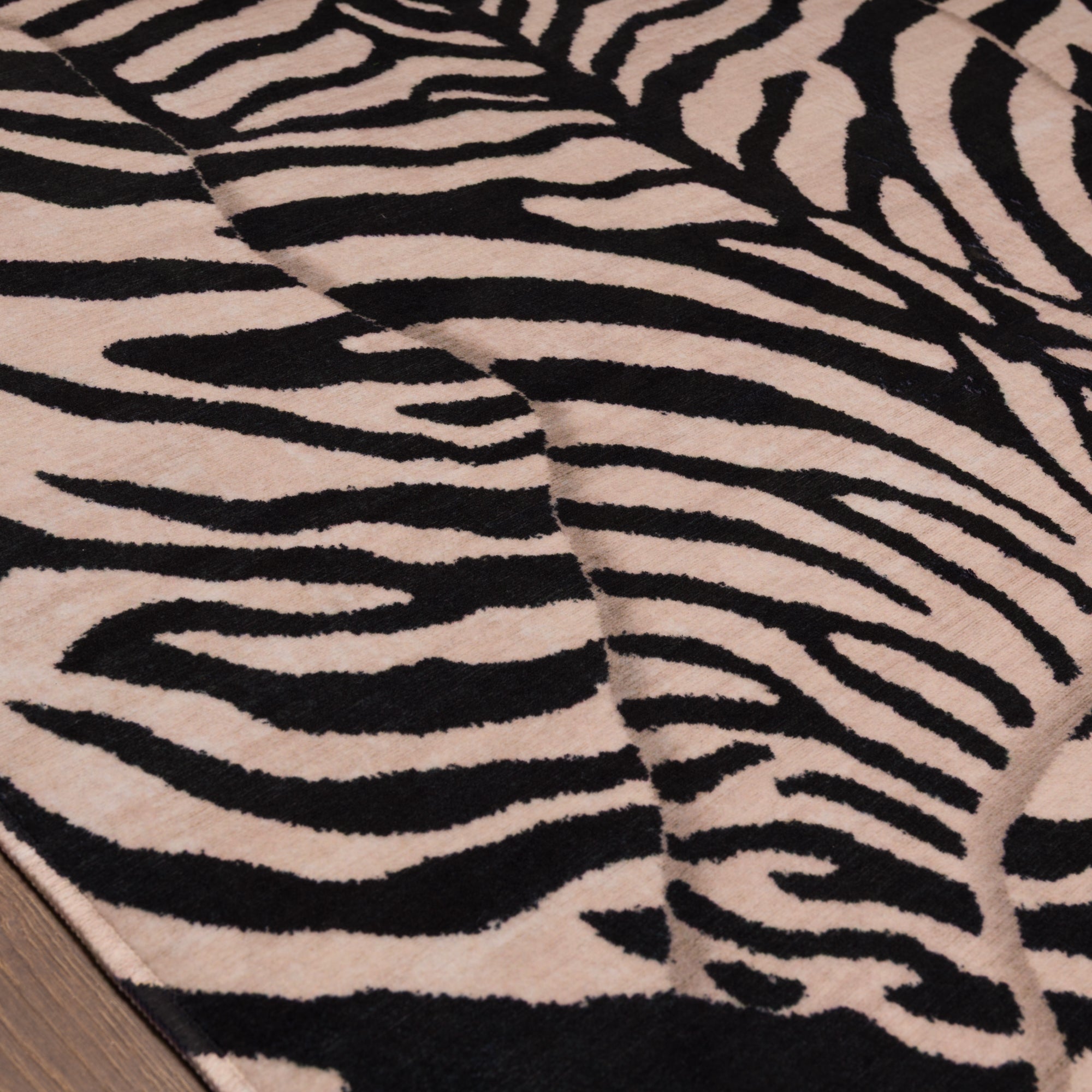 Shaye Dywan Modern Zebra Pattern