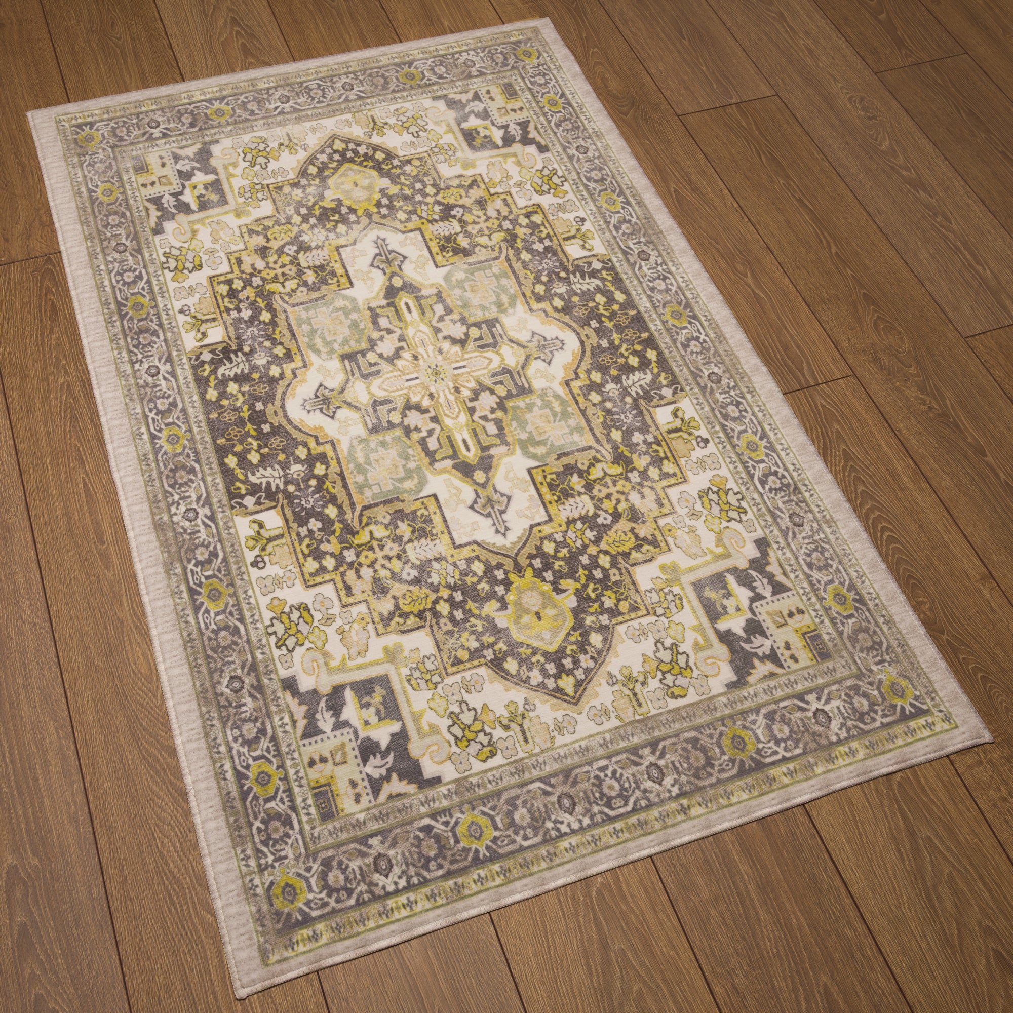 Isabela Килим с орнаментален медальон