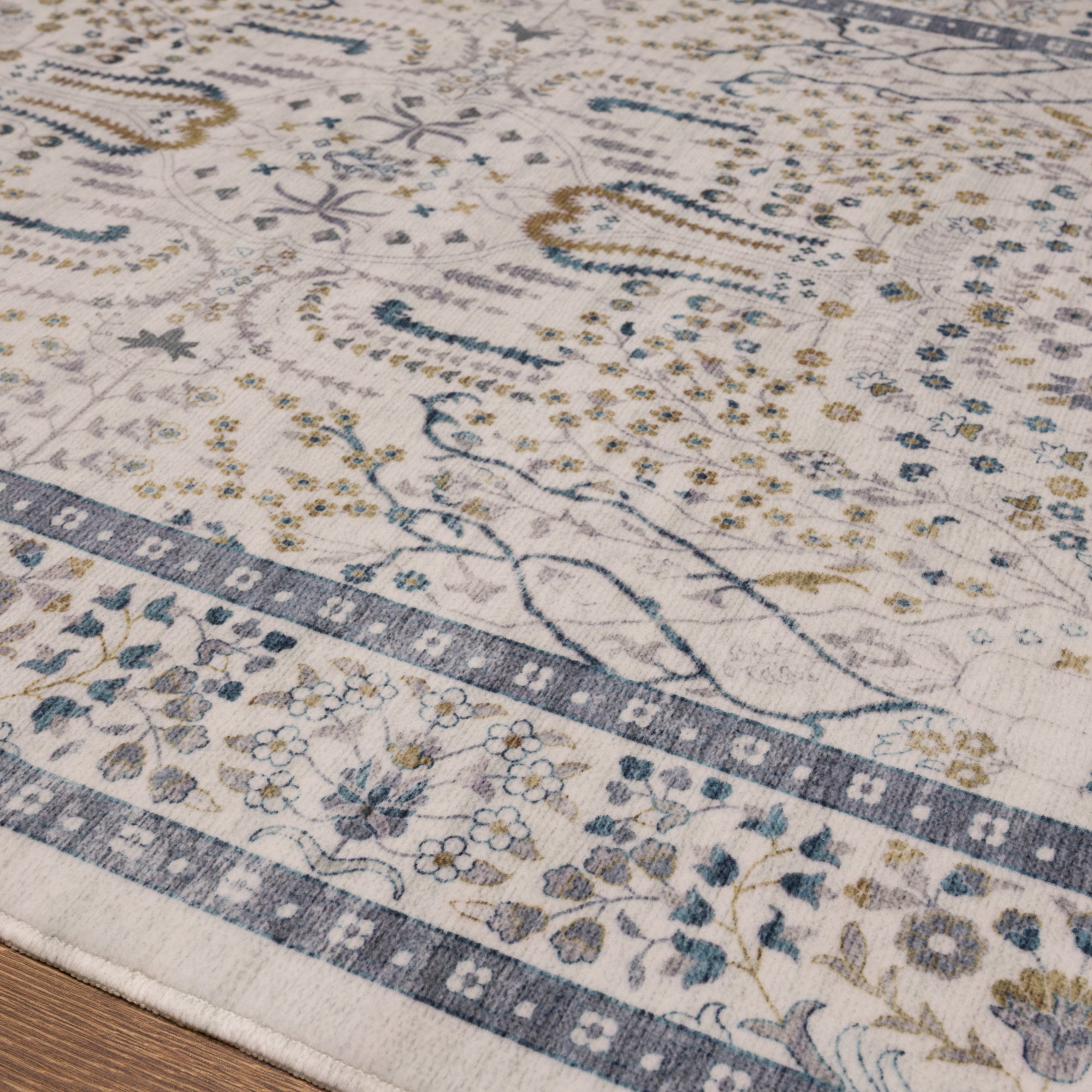 Henrietta Реколта флорален килим