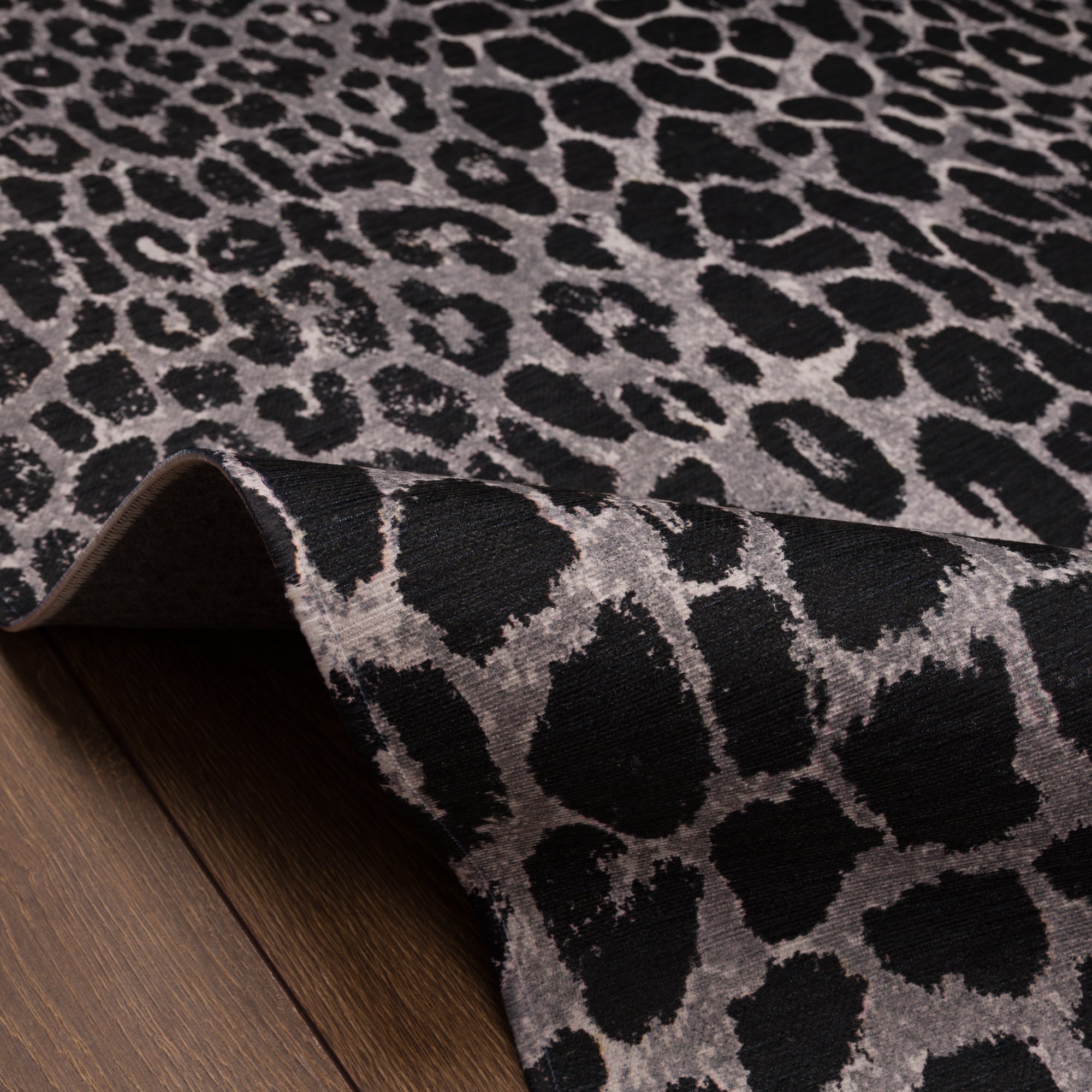 Sawyer Distressed Leopard Matta