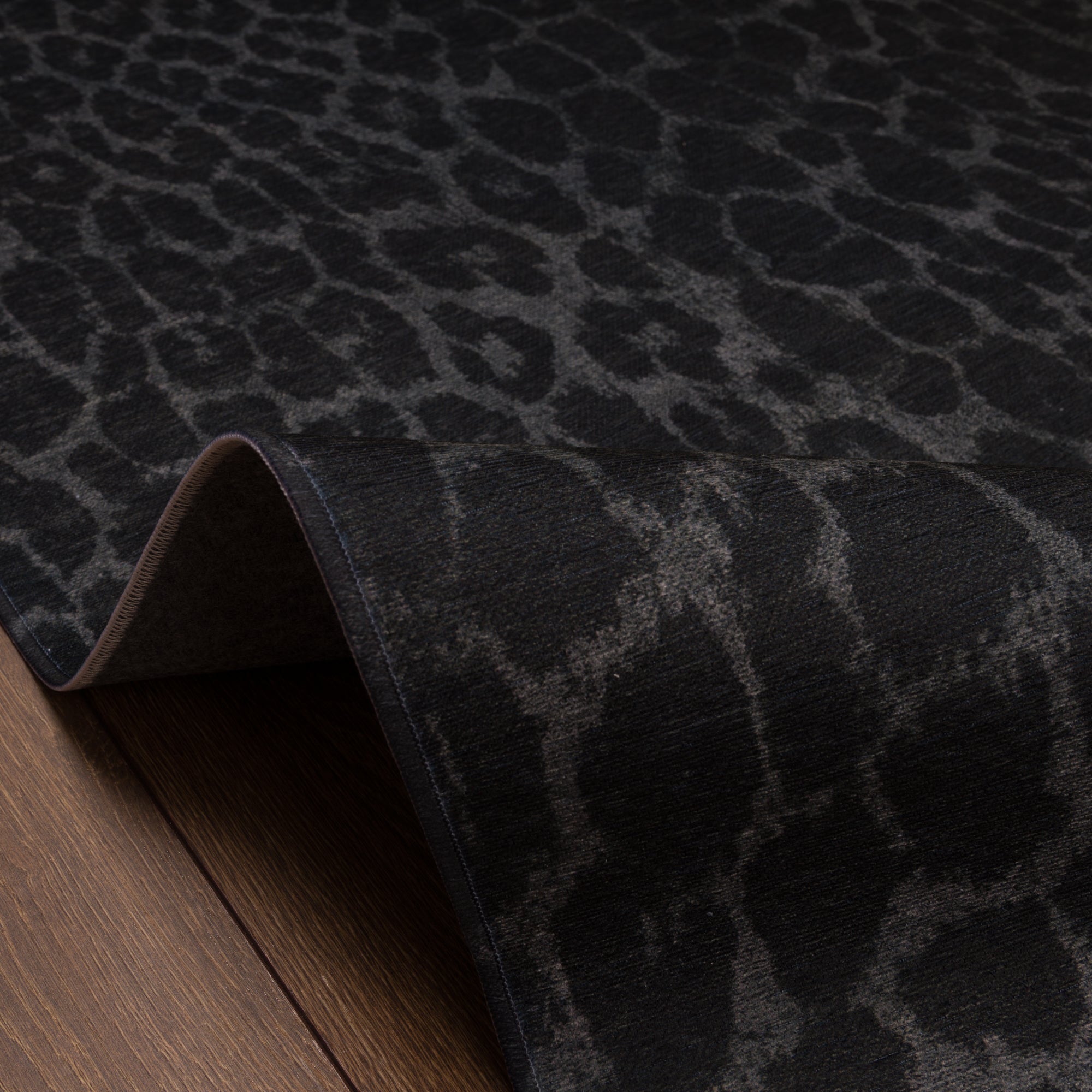 Sawyer Distressed Leopard Matta