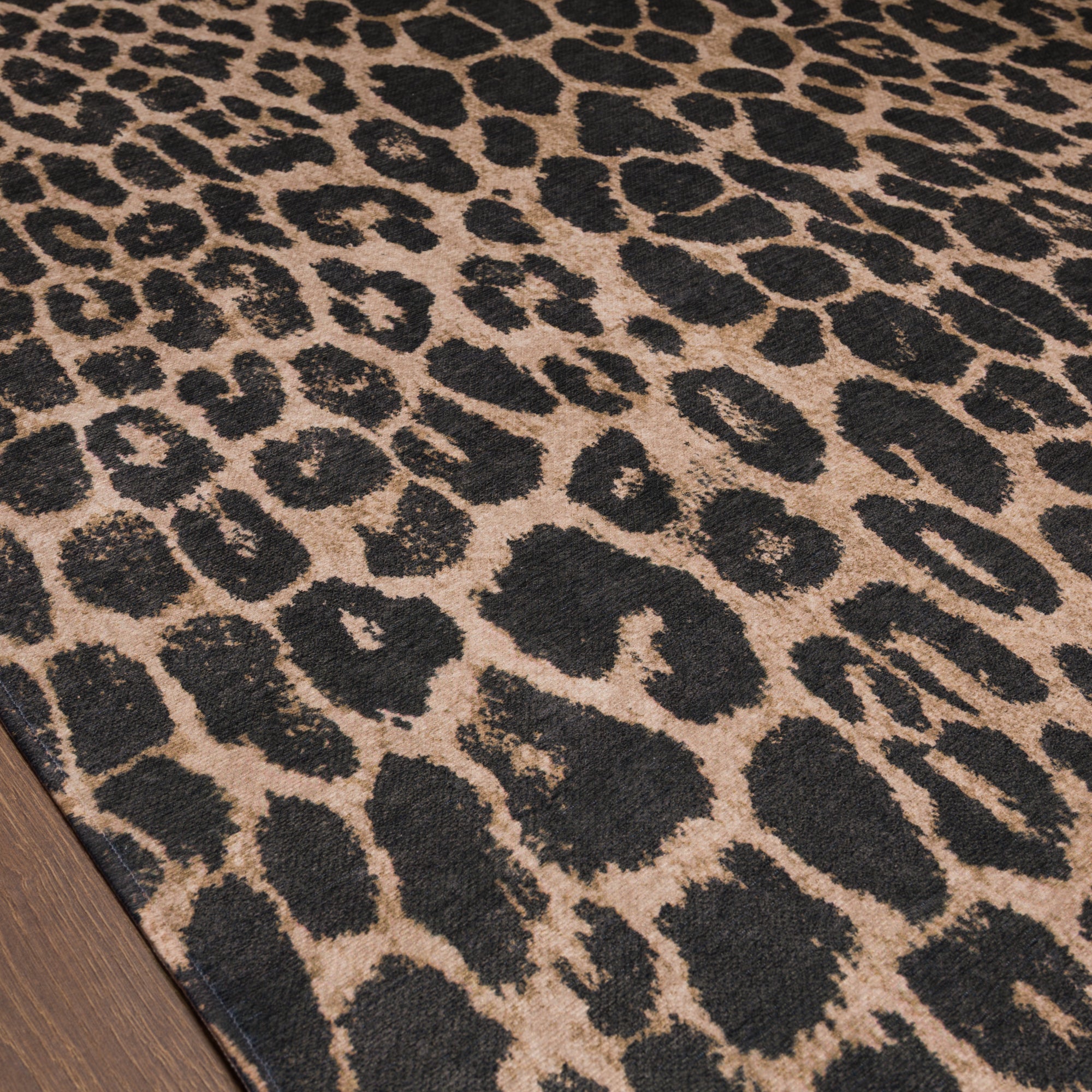 Sawyer Distressed Leopard Matta