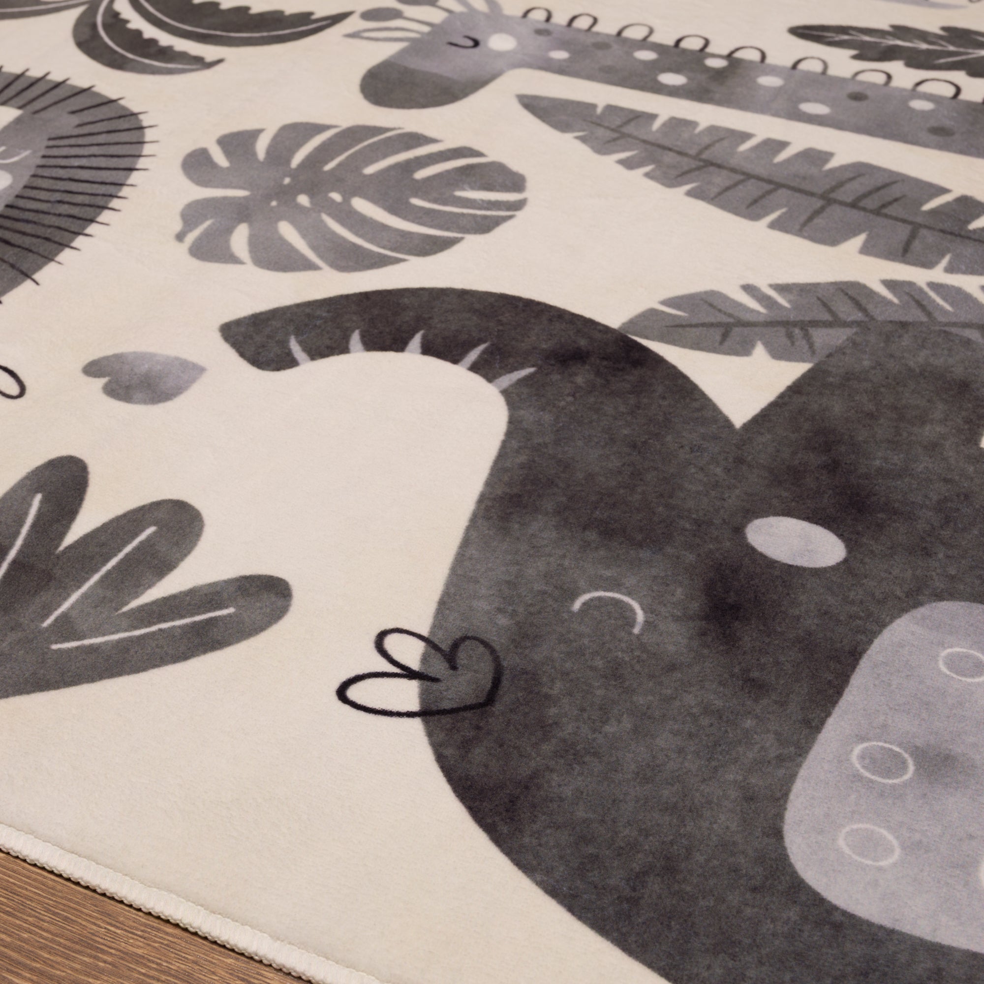 Tom Килимче за приключения в джунглата