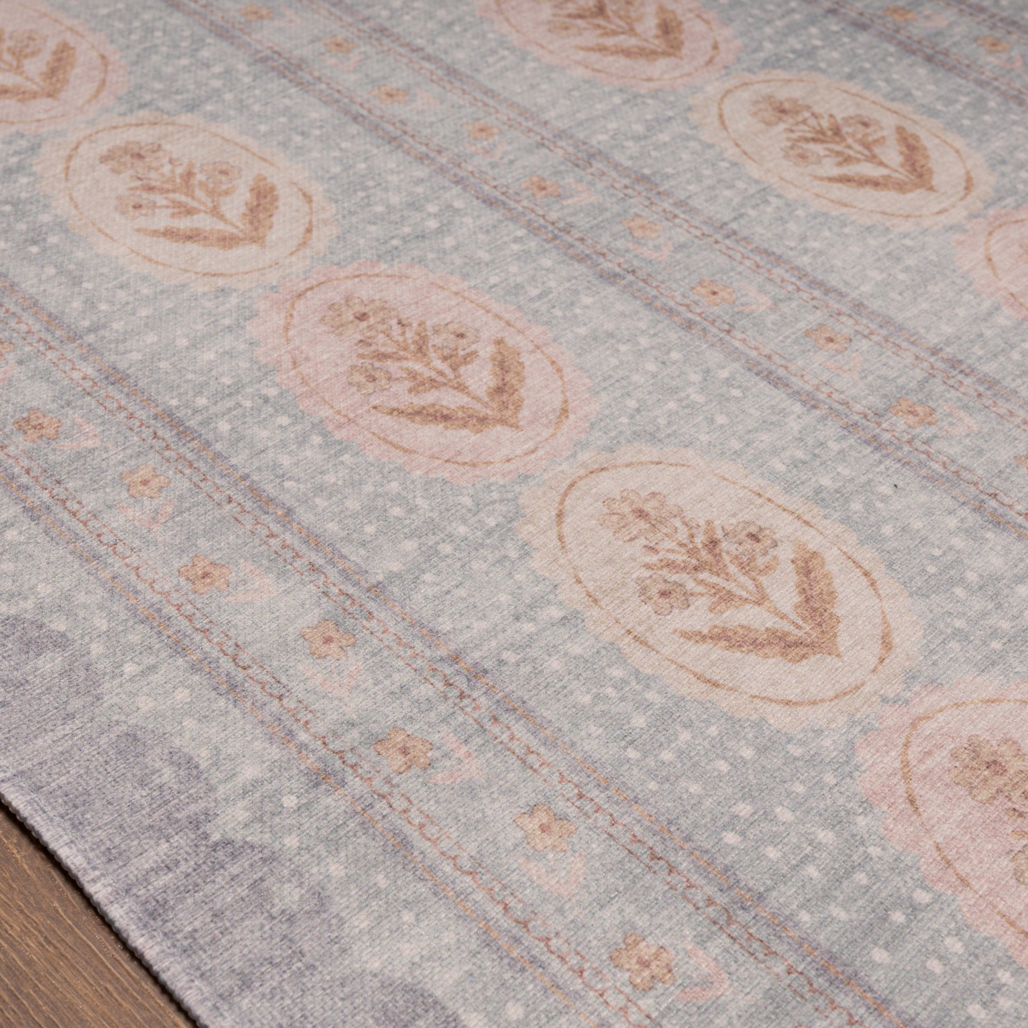 Lilia Minkštas gėlių medaliono kilimas