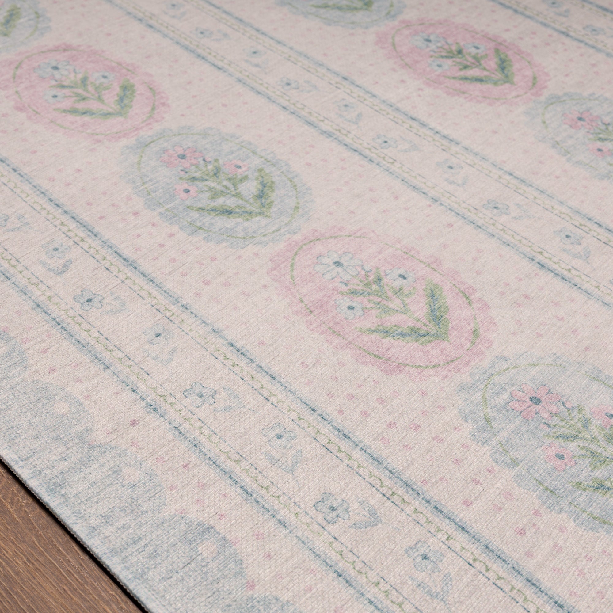 Lilia Minkštas gėlių medaliono kilimas