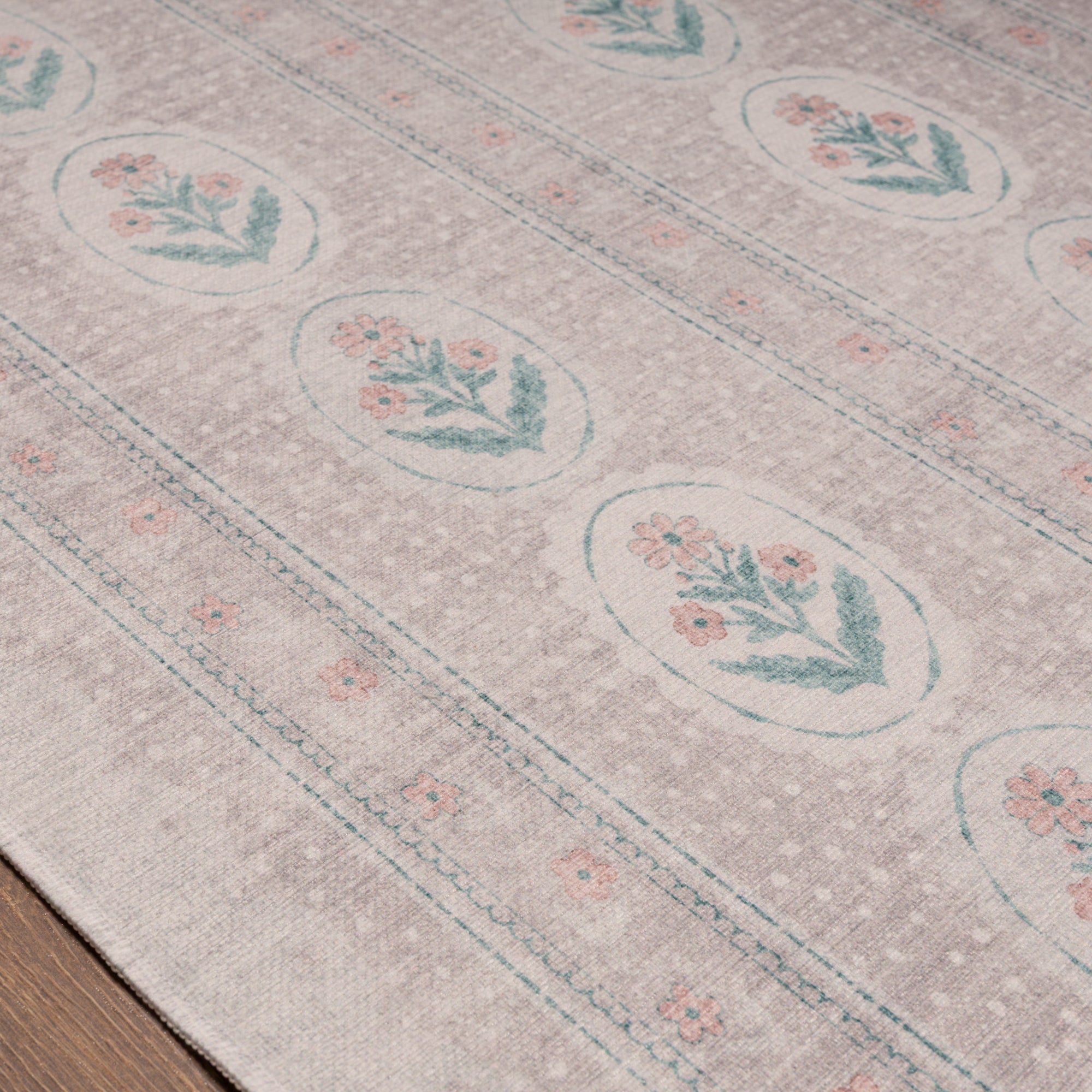 Lilia Minkštas gėlių medaliono kilimas